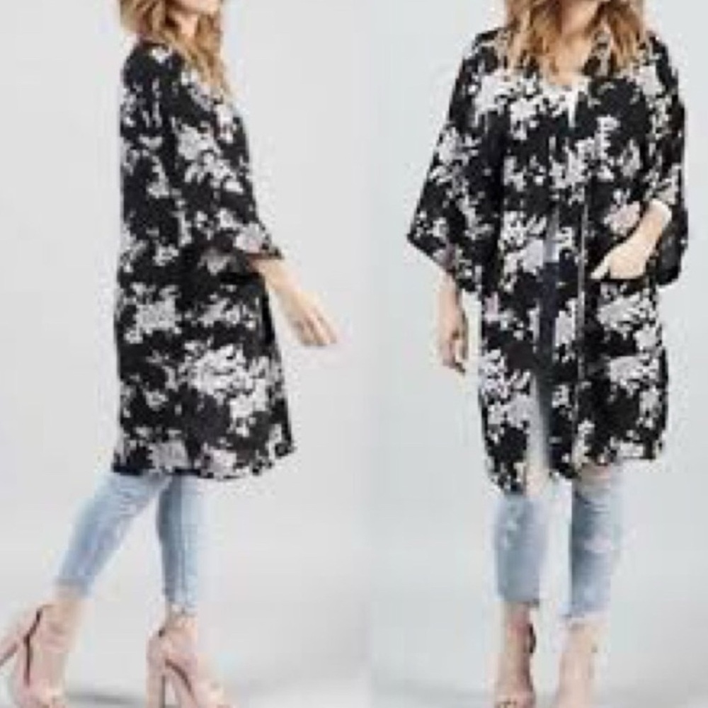 Spiritual Gangster Maya Kimono Robe Black and White One Size